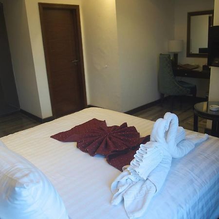 Savoey Hotel Lahore Extérieur photo