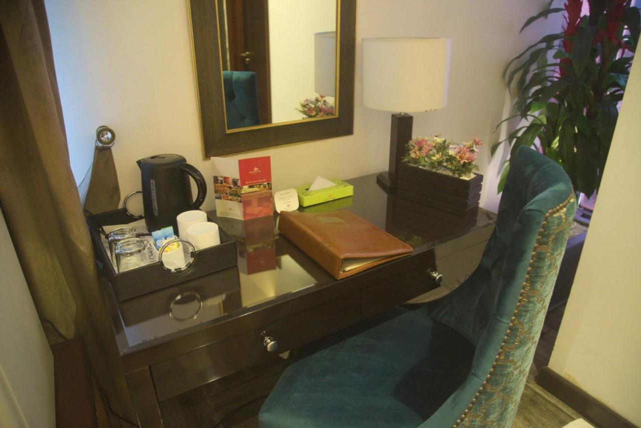 Savoey Hotel Lahore Extérieur photo