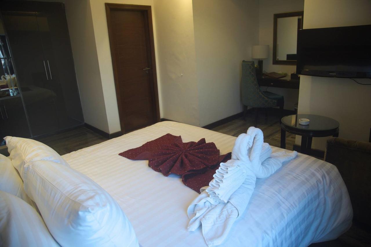 Savoey Hotel Lahore Extérieur photo