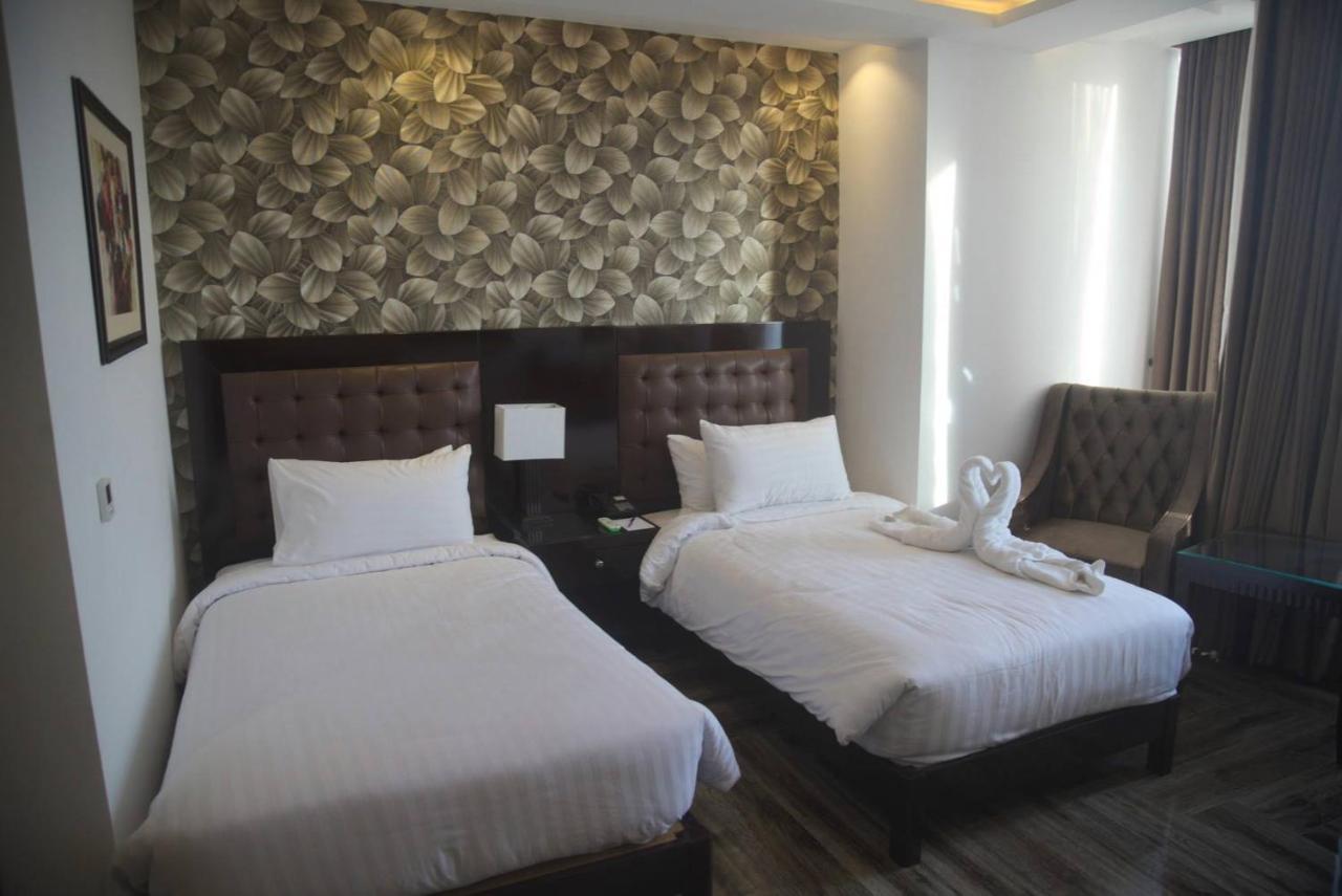 Savoey Hotel Lahore Extérieur photo