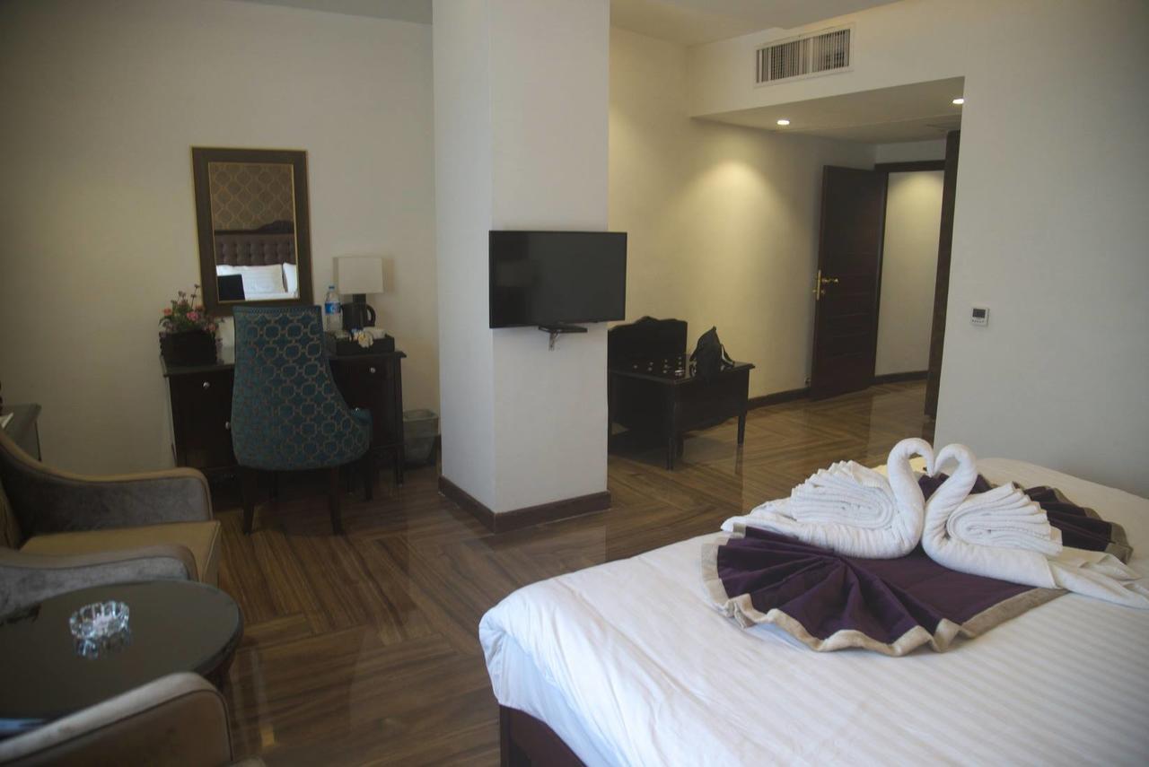 Savoey Hotel Lahore Extérieur photo
