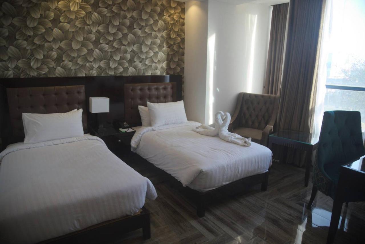 Savoey Hotel Lahore Extérieur photo