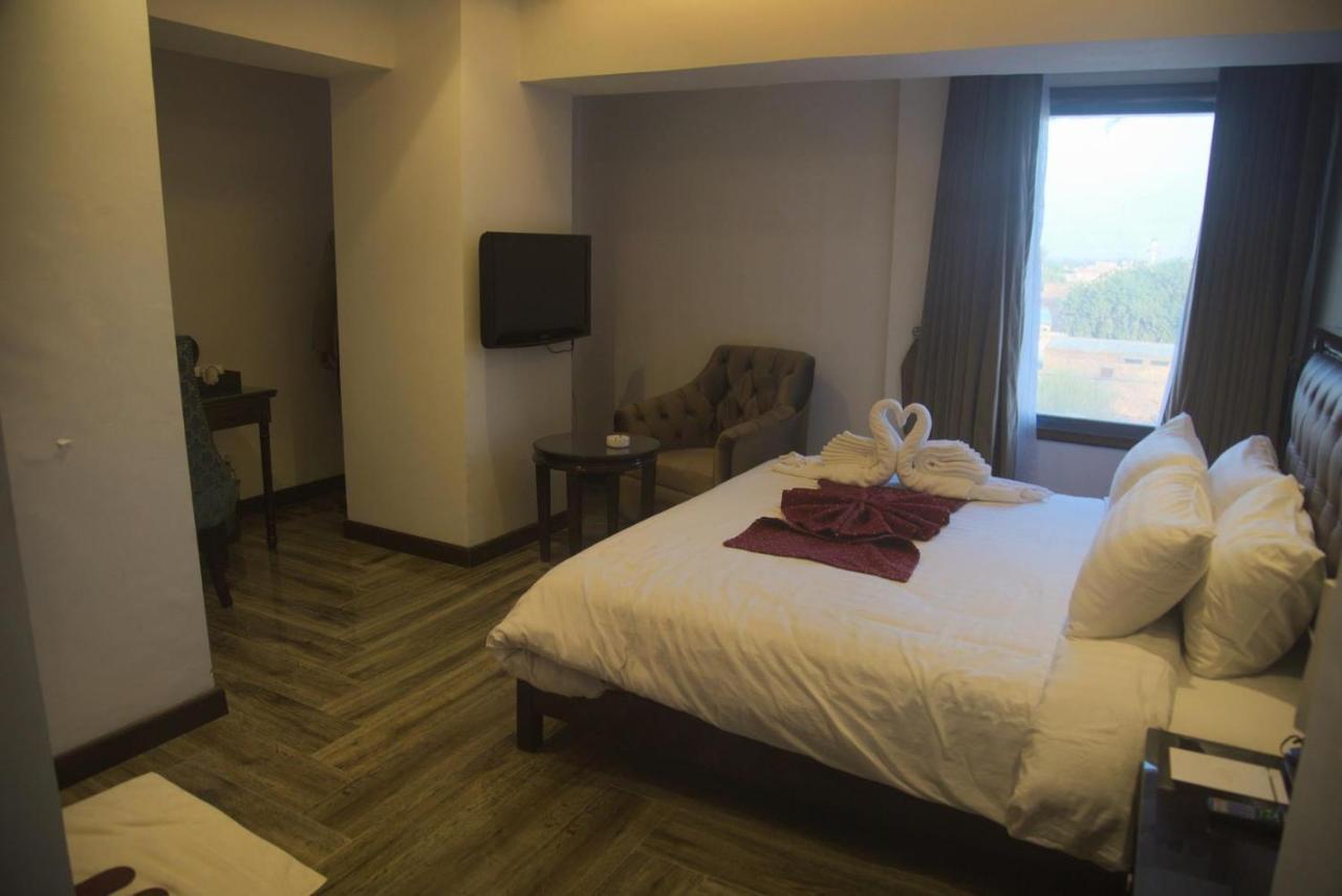 Savoey Hotel Lahore Extérieur photo