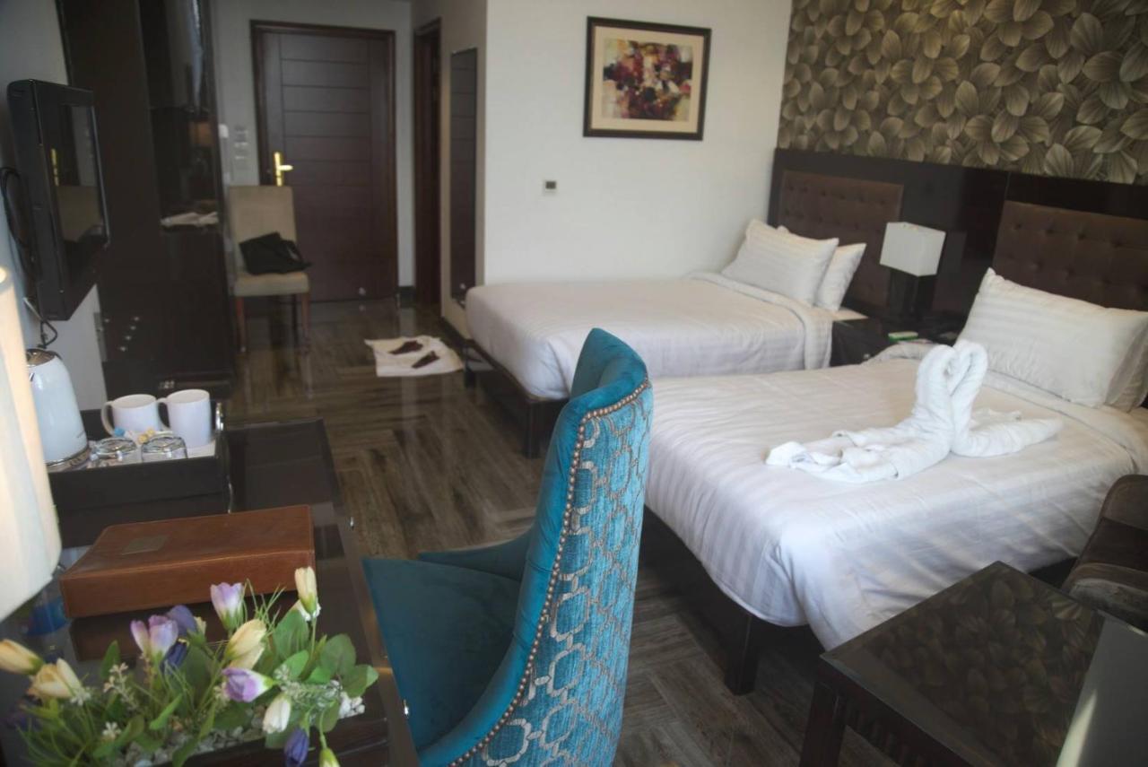 Savoey Hotel Lahore Extérieur photo