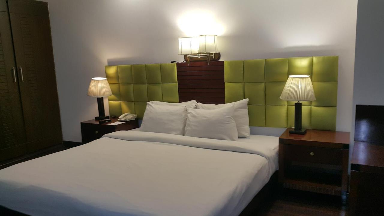 Savoey Hotel Lahore Extérieur photo