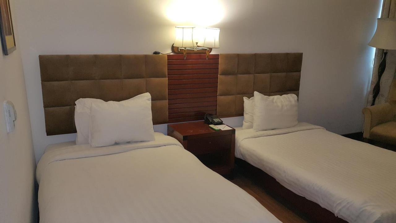 Savoey Hotel Lahore Extérieur photo
