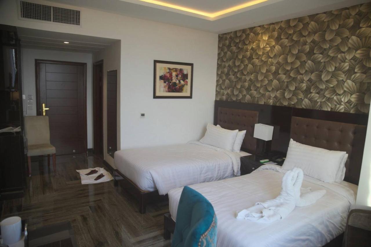 Savoey Hotel Lahore Extérieur photo