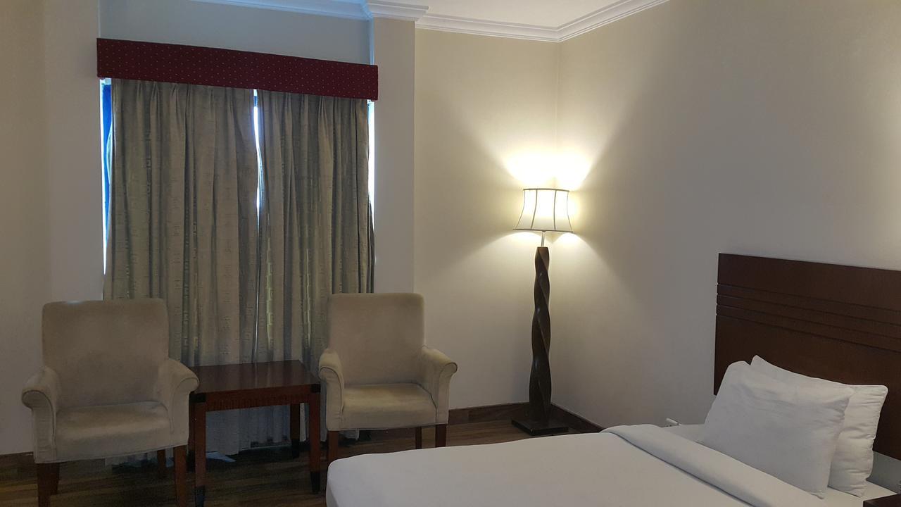 Savoey Hotel Lahore Extérieur photo