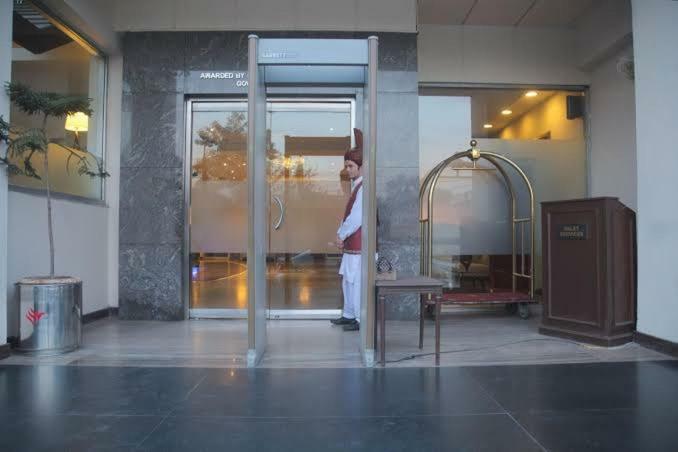 Savoey Hotel Lahore Extérieur photo